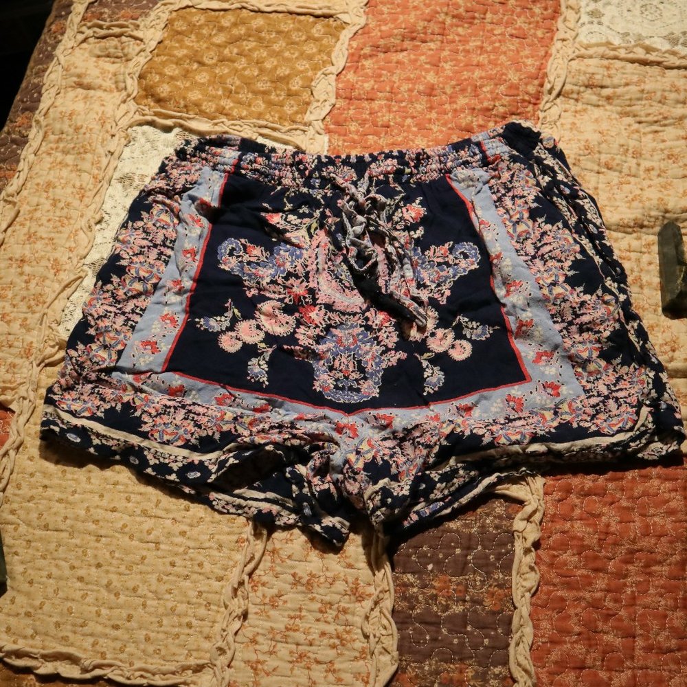 Angie size sm boho shorts!
